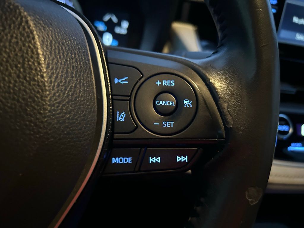 Thumbnail: 2021 Toyota Corolla - 18