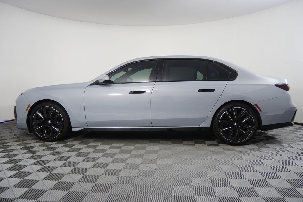 Thumbnail: 2023 BMW 7 Series - 6