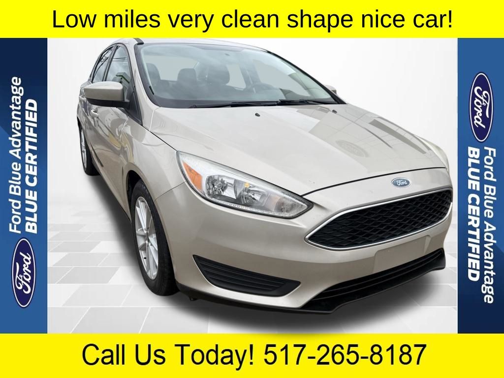 White Gold 2018 Ford Focus SE Sedan Front-Wheel Drive 6-Speed Automatic