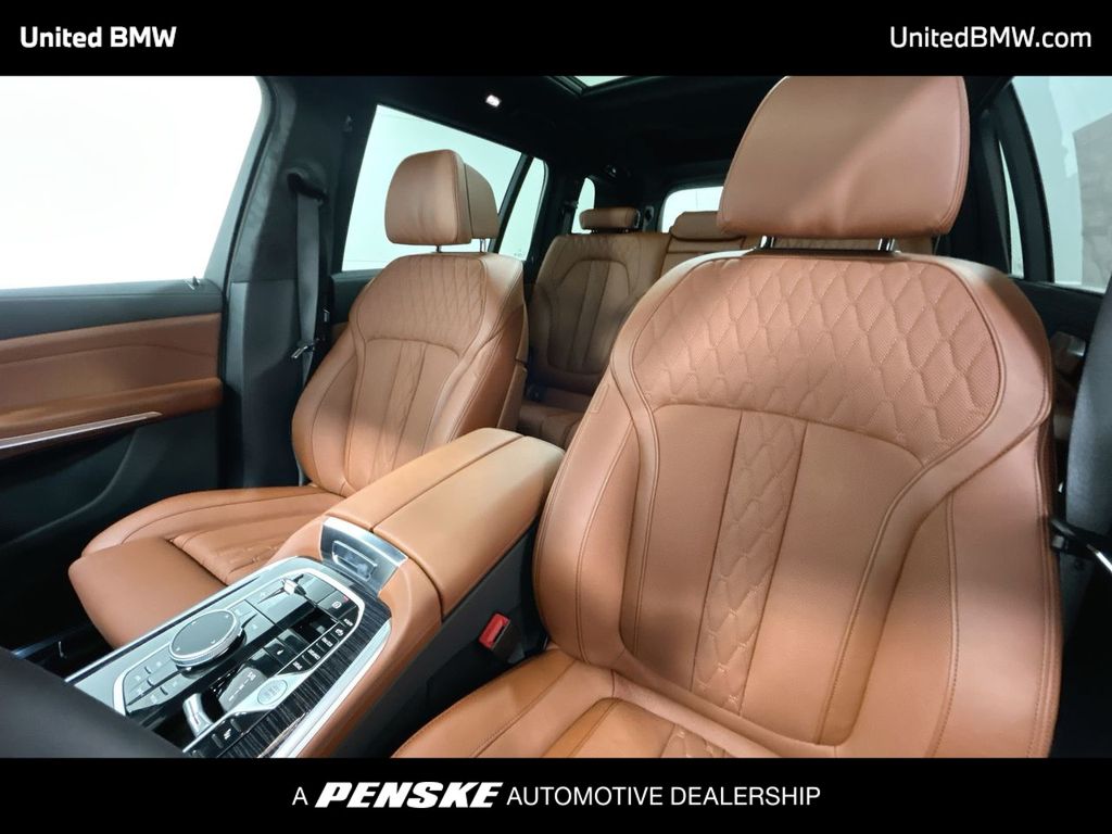 Thumbnail: 2026 BMW X7 - 13