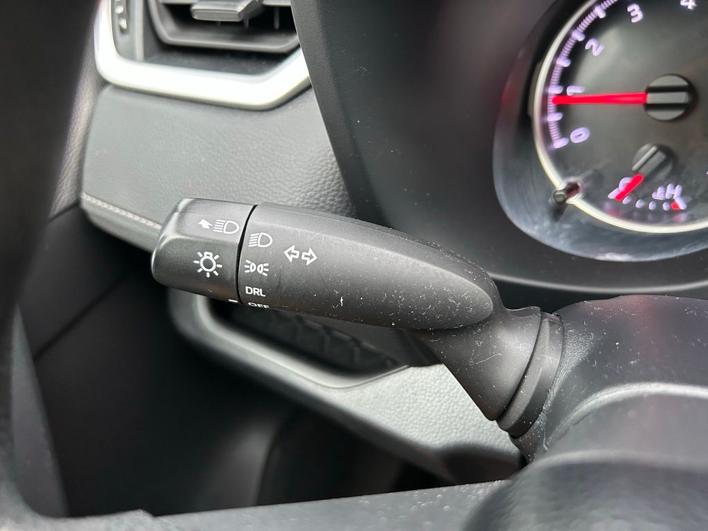 2021 Toyota RAV4 LE 21
