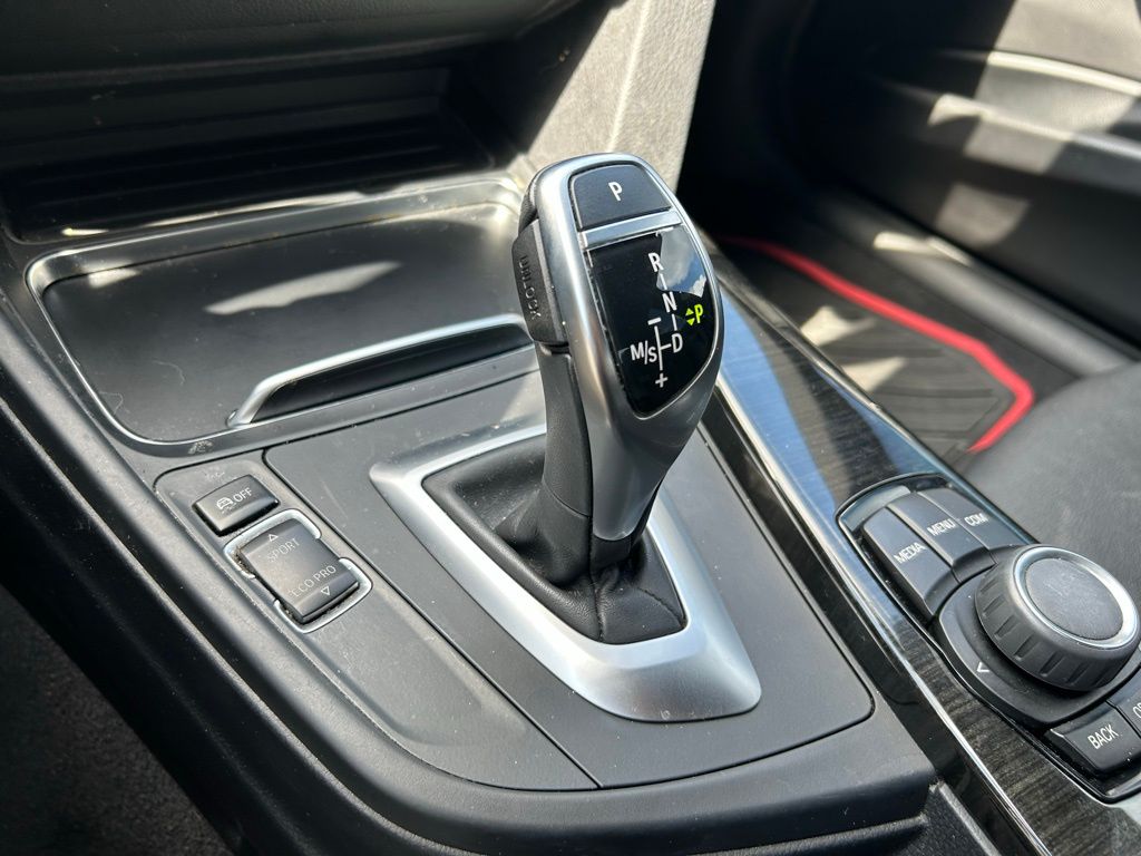 Thumbnail: 2018 BMW 3 Series - 26