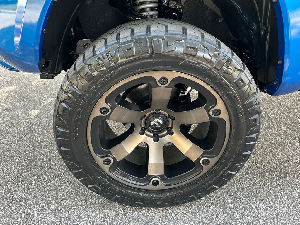2016 Toyota Tacoma Limited 9