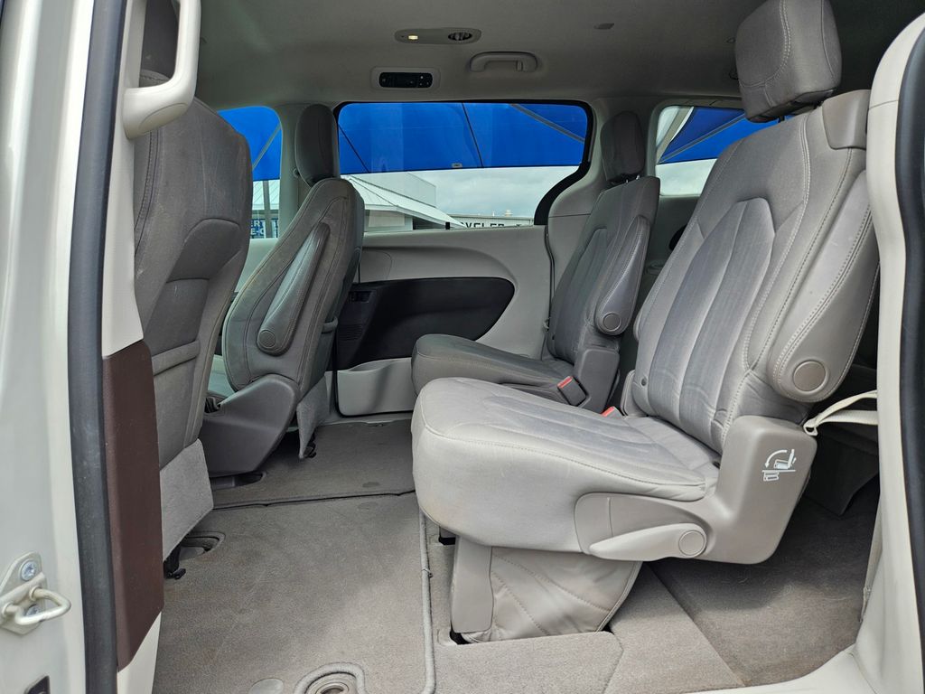 Used Car 2019 Chrysler Pacifica  Touring Plus For Sale Under $20,000 In San Marcos, Texas
