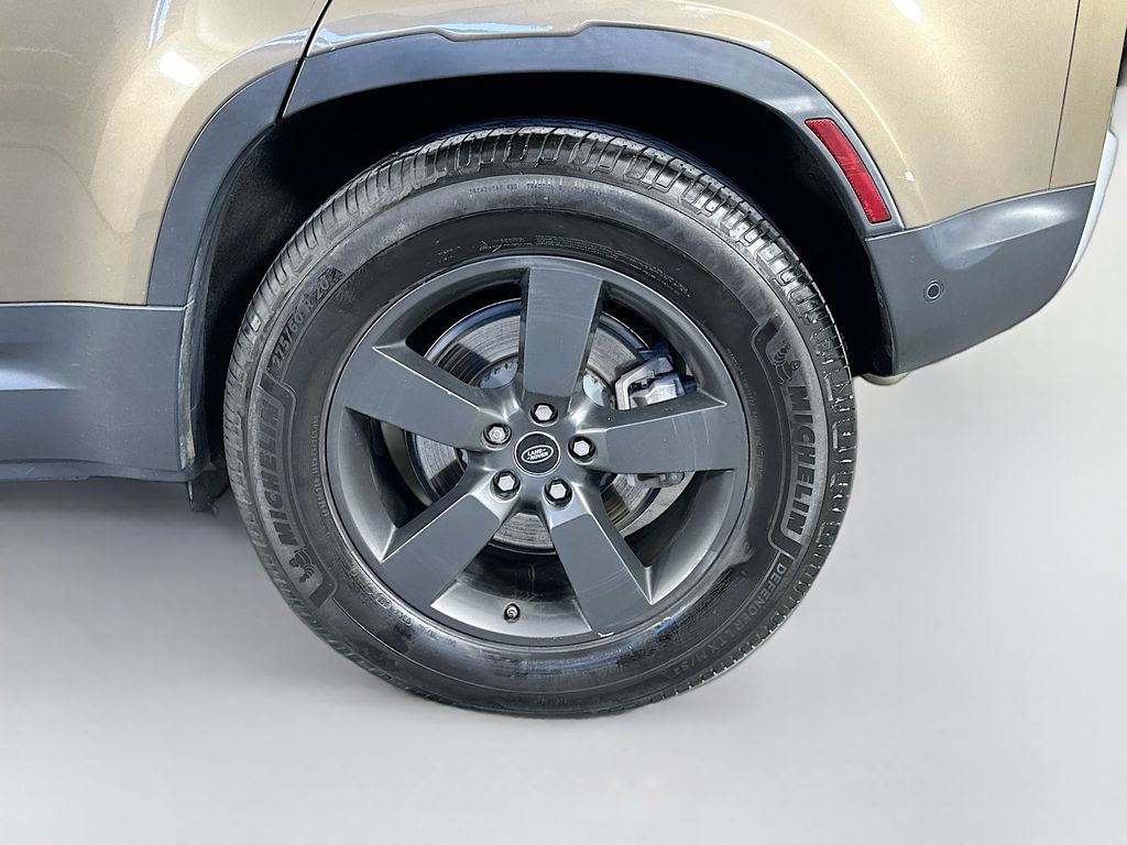 Land RoverDefender 11034