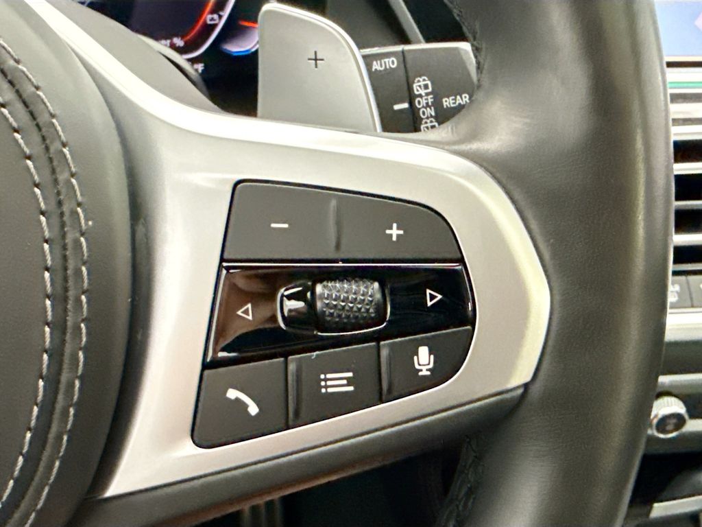 Thumbnail: 2021 BMW X7 - 12