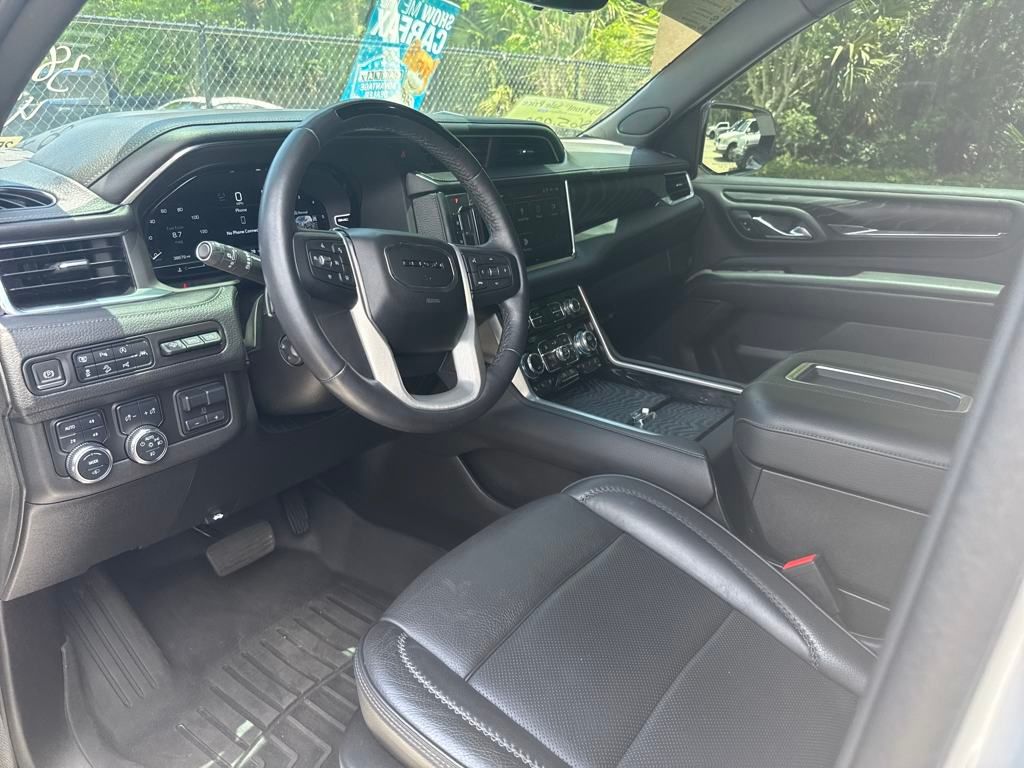 2023 GMC Yukon Denali photo