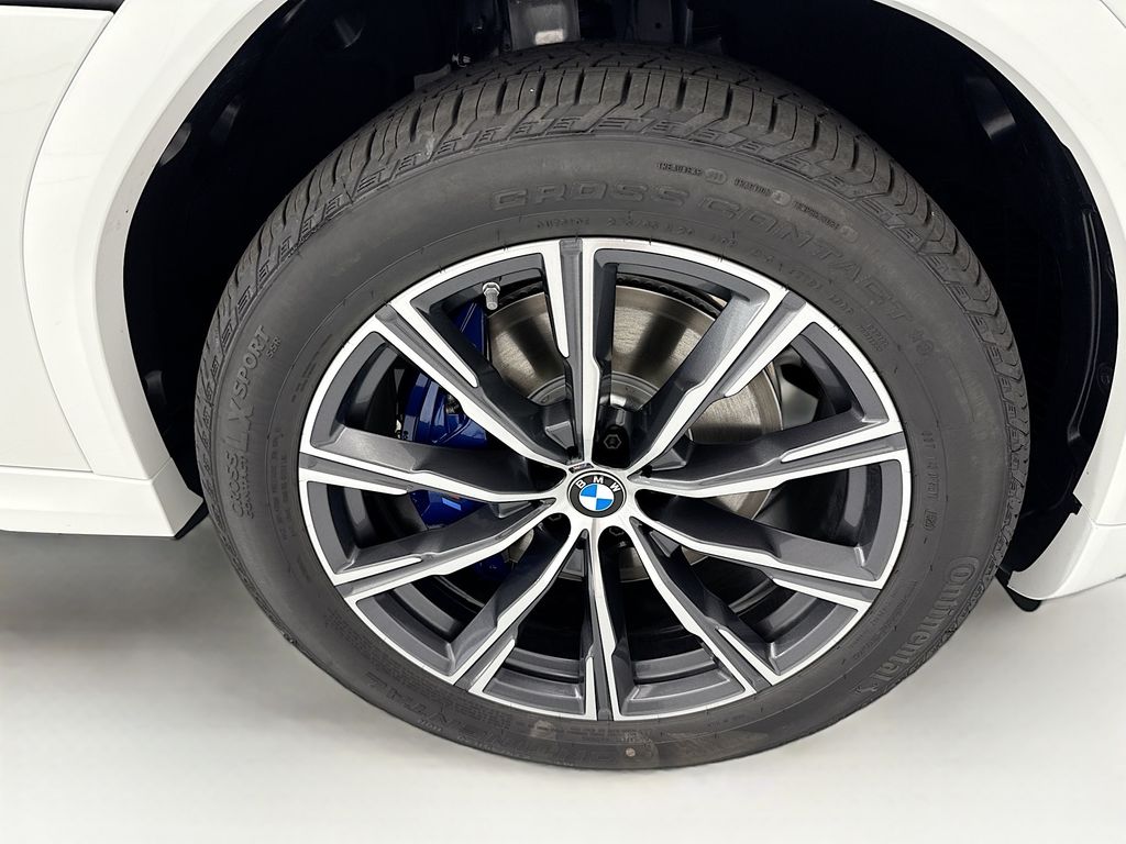 Thumbnail: 2027 BMW X6 - 31