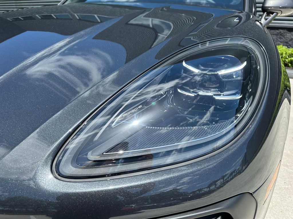 Thumbnail: 2026 Porsche Macan - 13