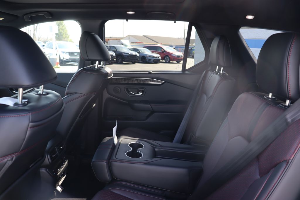 2025 Honda Pilot Black Edition 12