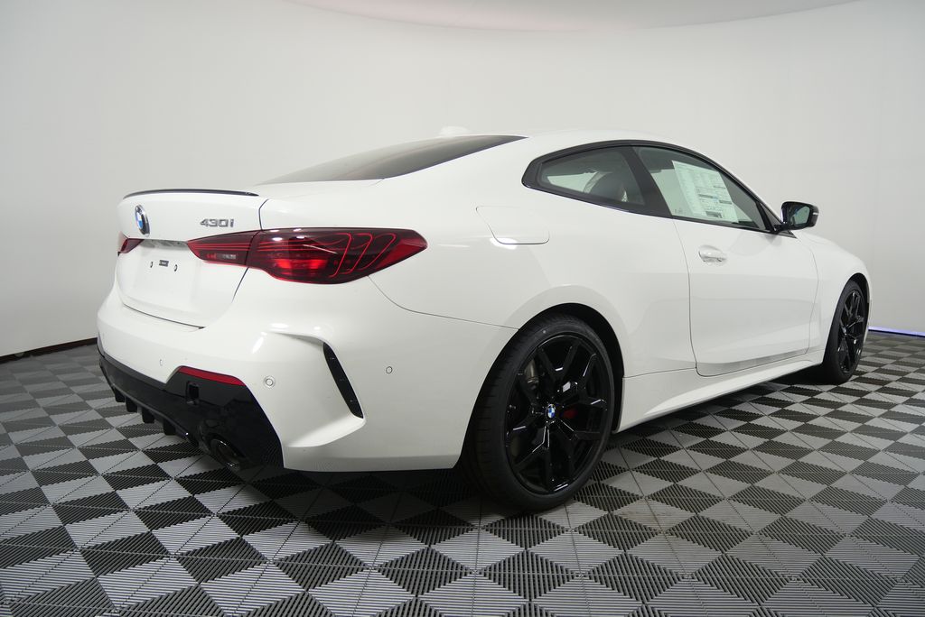 Thumbnail: 2026 BMW 4 Series - 3