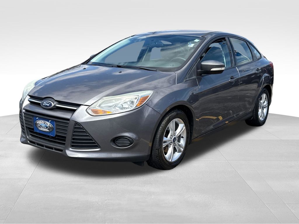 Sterling Gray Metallic 2014 Ford Focus SE Sedan Front-Wheel Drive 6-Speed Automatic