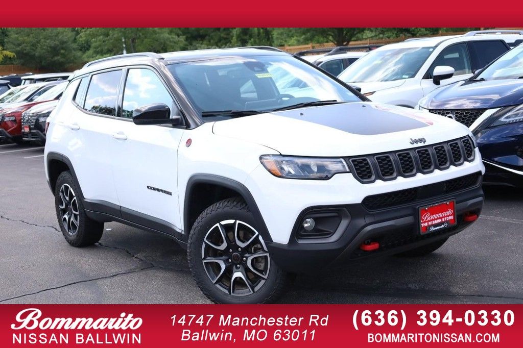 Bright White Clearcoat 2025 Jeep Compass SUV / Crossover Four-Wheel Drive 8-Speed Automatic