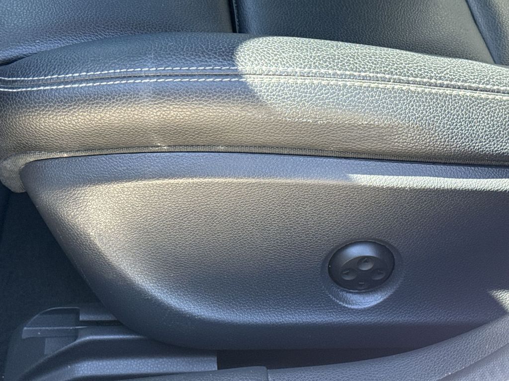 Thumbnail: 2019 Mercedes-Benz GLA - 14