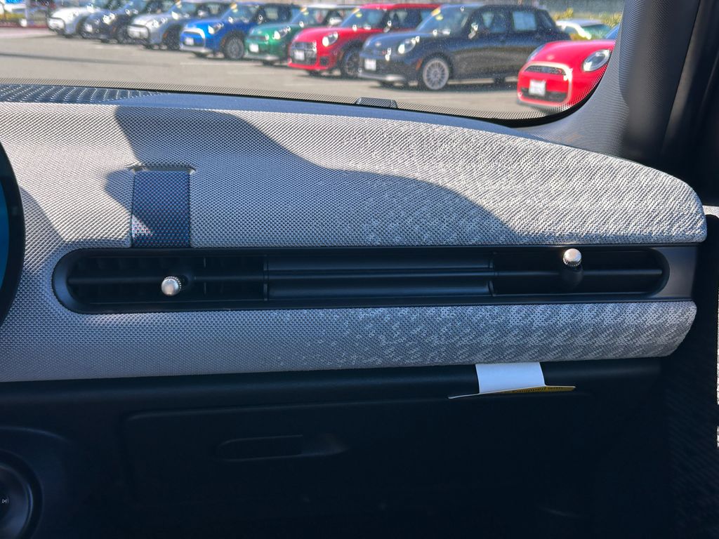 Thumbnail: 2025 MINI Cooper - 25