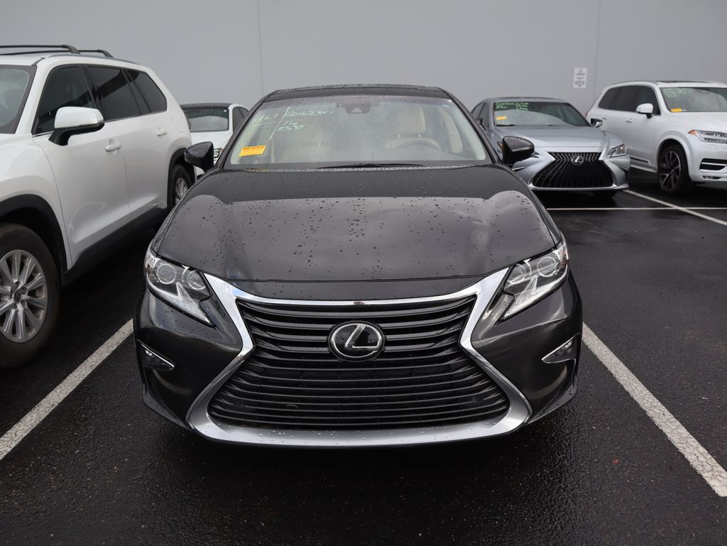 Thumbnail: 2016 Lexus ES - 3