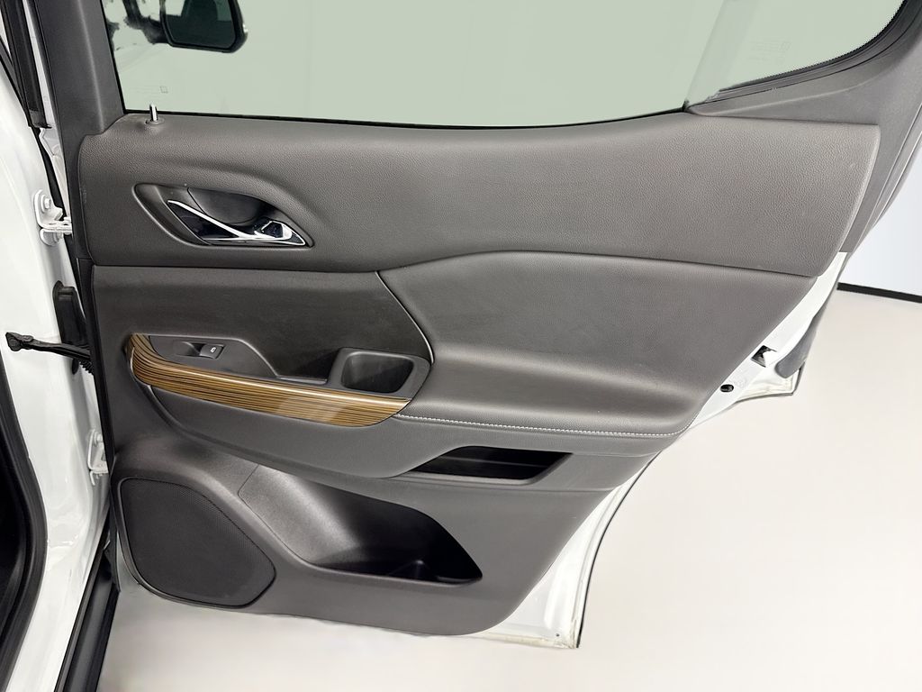 Thumbnail: 2023 GMC Acadia - 26