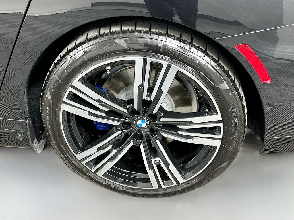 Thumbnail: 2025 BMW i7 - 31