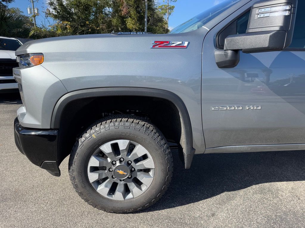 2025 Chevrolet Silverado 2500HD Custom 11