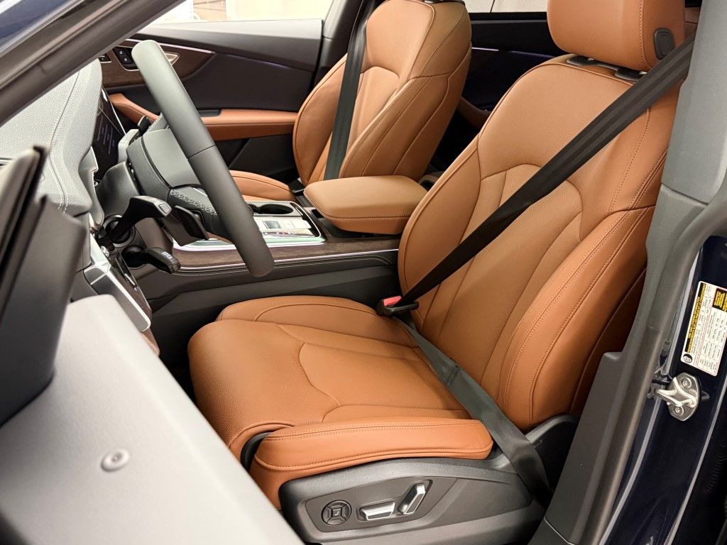 Thumbnail: 2026 Audi Q8 - 23