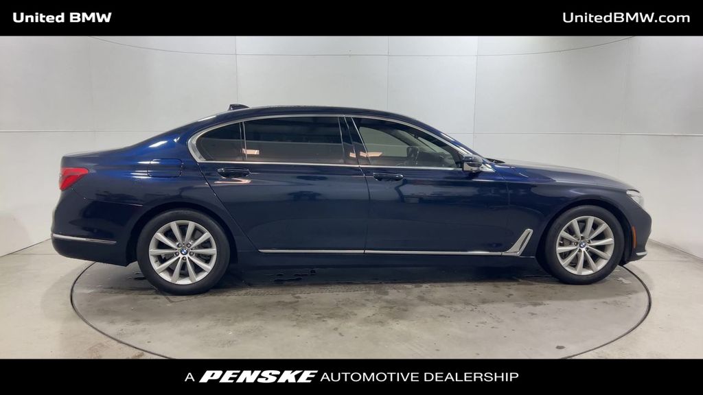 2017 BMW 7 Series 740i 9