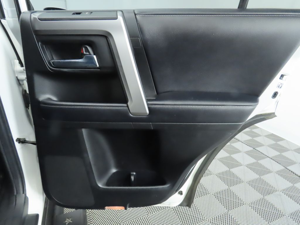 2018 Toyota 4Runner SR5 28