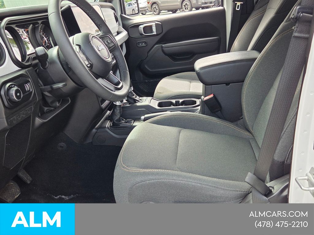 Used 2025 White Jeep Sport S image 7