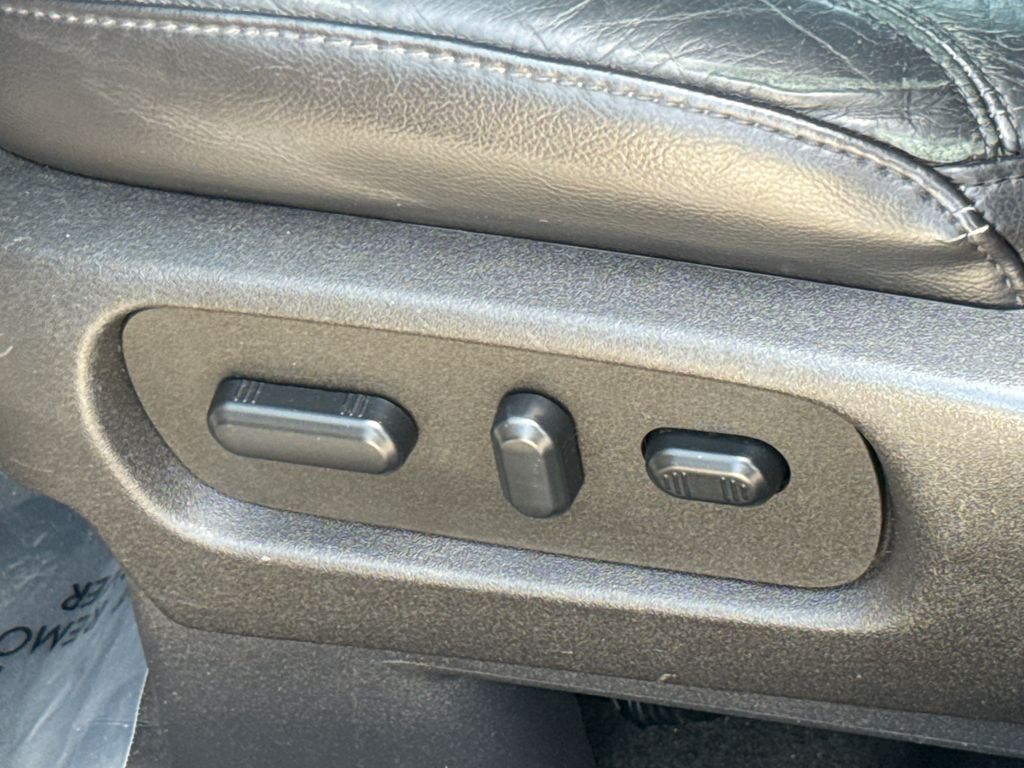 Used 2015 Black Ford XLT image 22