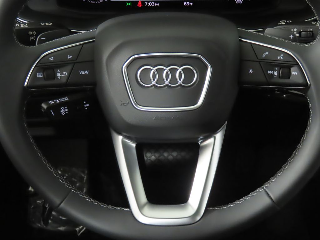 Thumbnail: 2025 Audi Q8 - 15