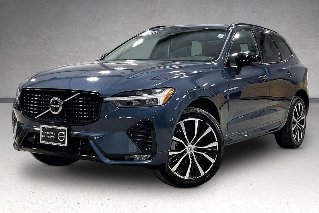 2024 Volvo XC60 B5 Plus Dark Theme AWD