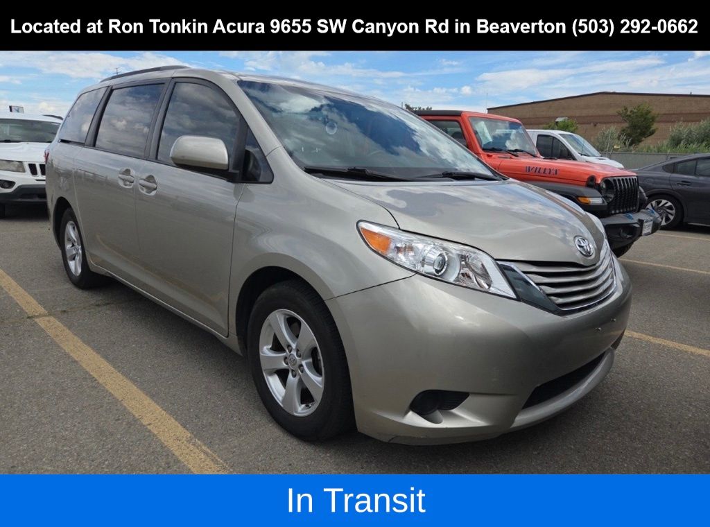 Creme Brulee Mica 2016 Toyota Sienna Minivan Front-Wheel Drive 6-Speed Automatic Overdrive