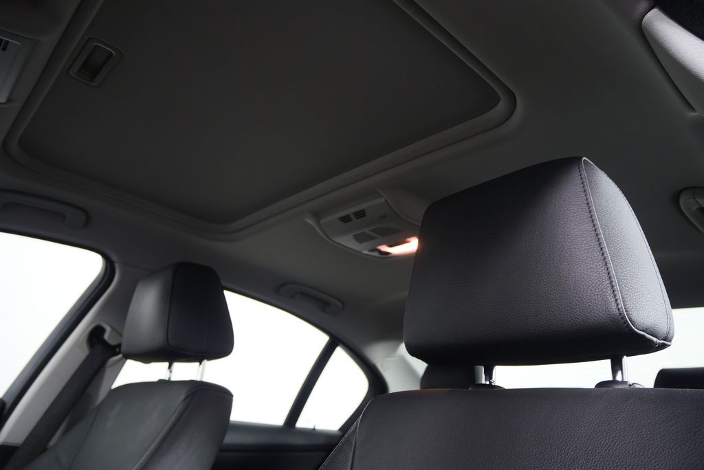 2008 BMW 3 Series 328xi 12