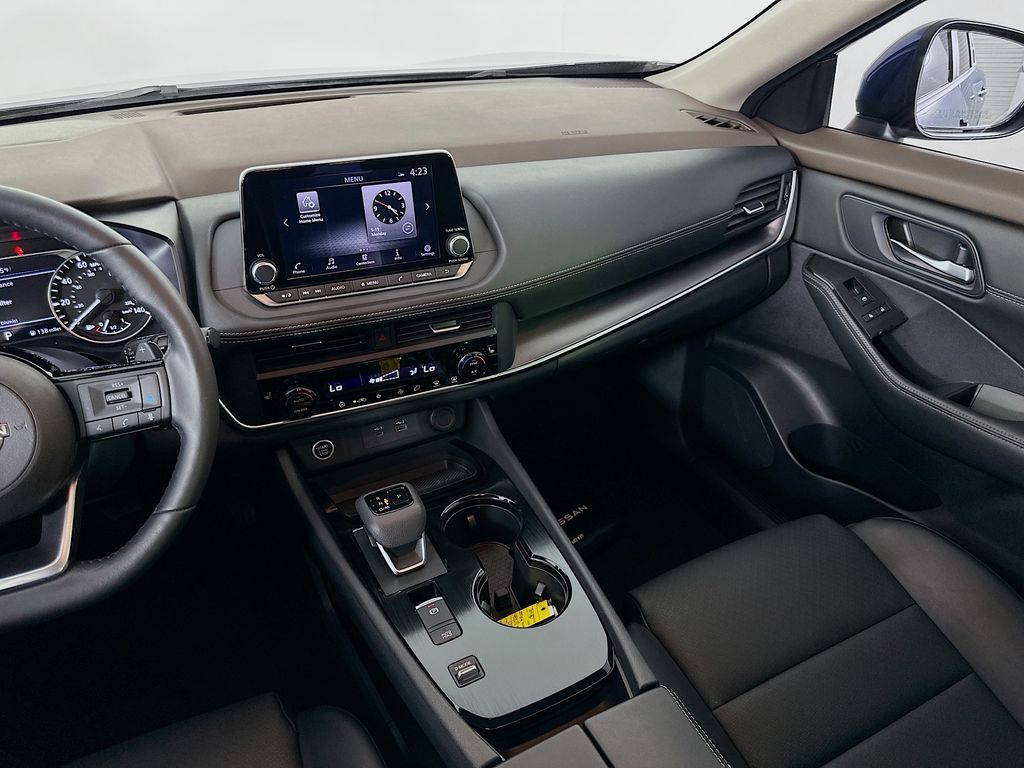 2023 Nissan Rogue SV 23