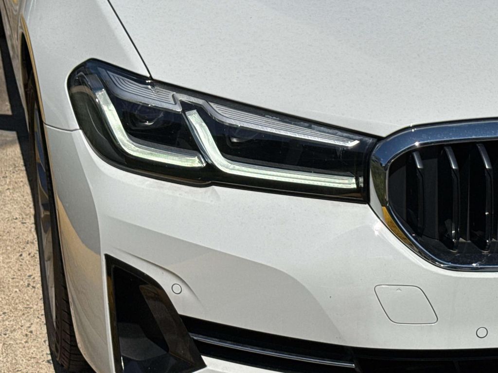 Thumbnail: 2022 BMW 5 Series - 4