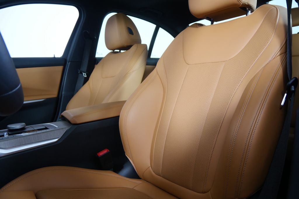 Thumbnail: 2025 BMW 3 Series - 11