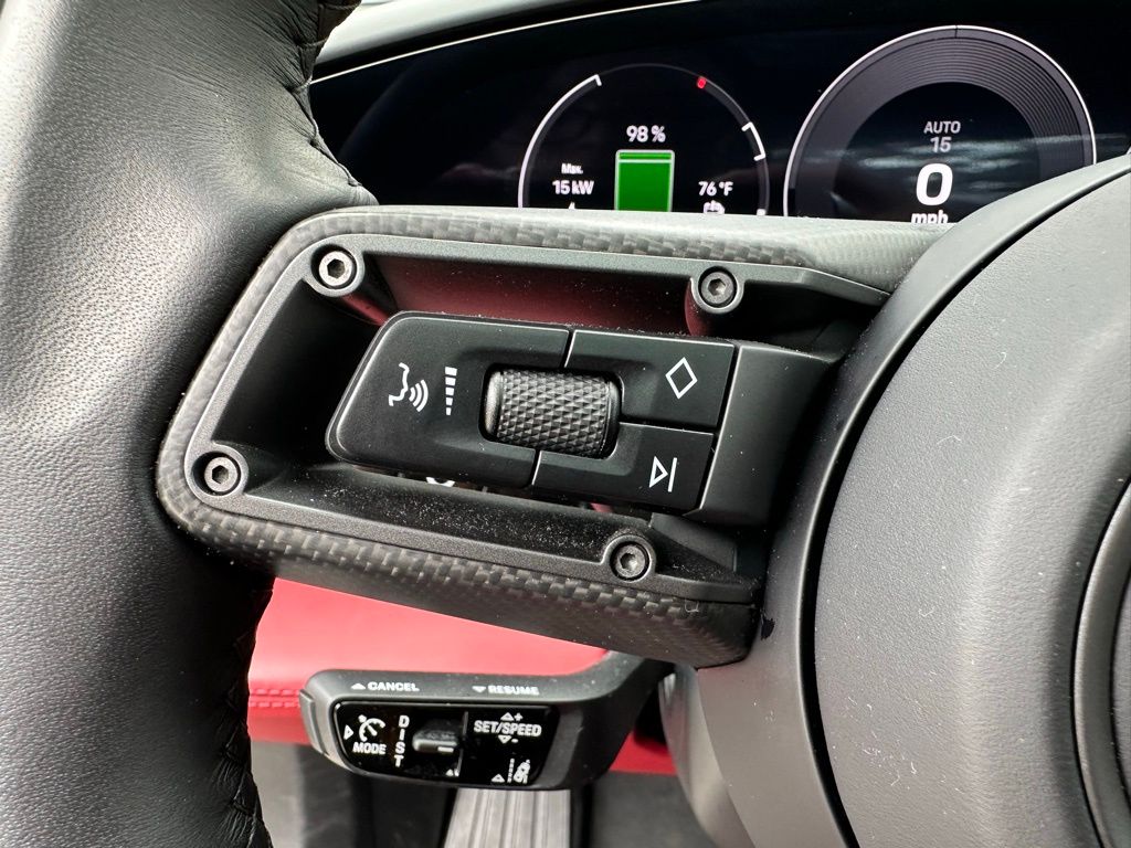 Thumbnail: 2025 Porsche Taycan - 17