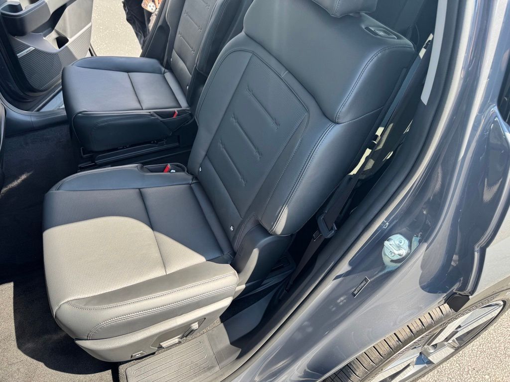 New 2026 ECOTRONIC GRAY Hyundai Limited image 23
