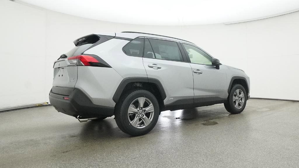 2025 Toyota RAV4 LE 12