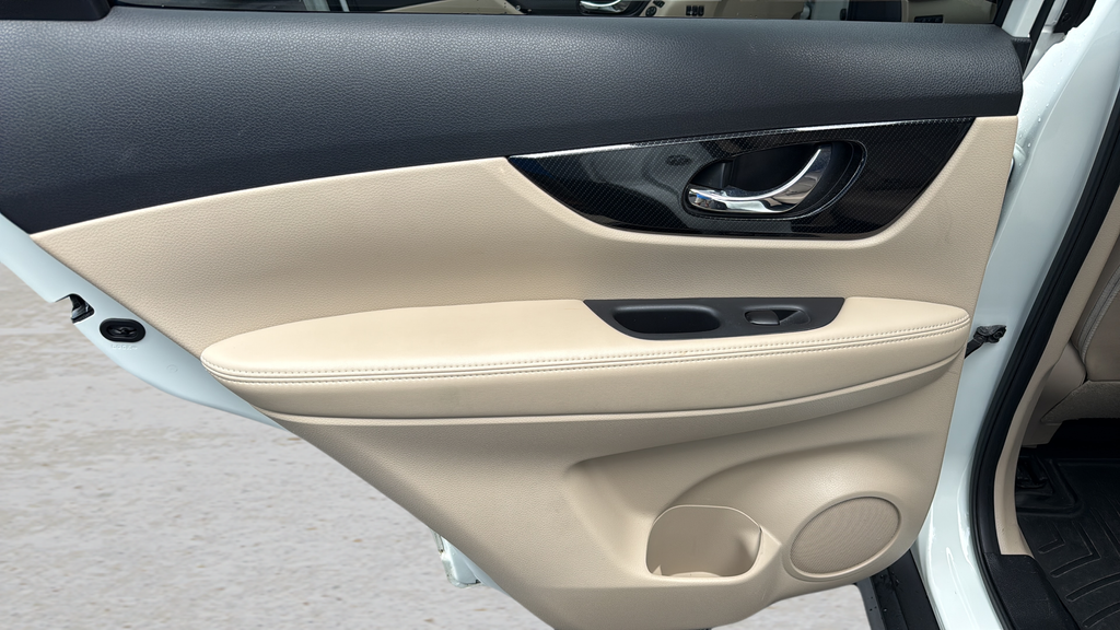 2018 Nissan Rogue SL White at Subaru and VW of Moon Township