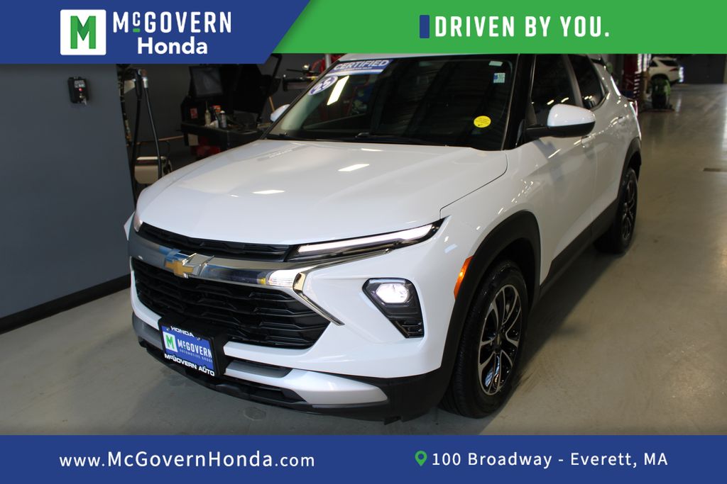 Summit White 2025 Chevrolet Trailblazer LT FWD SUV / Crossover Front-Wheel Drive Continuously Variable Transmission