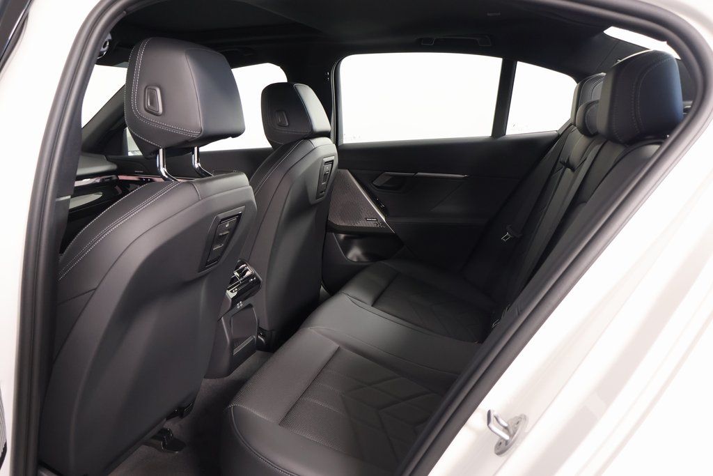 Thumbnail: 2027 BMW 5 Series - 5