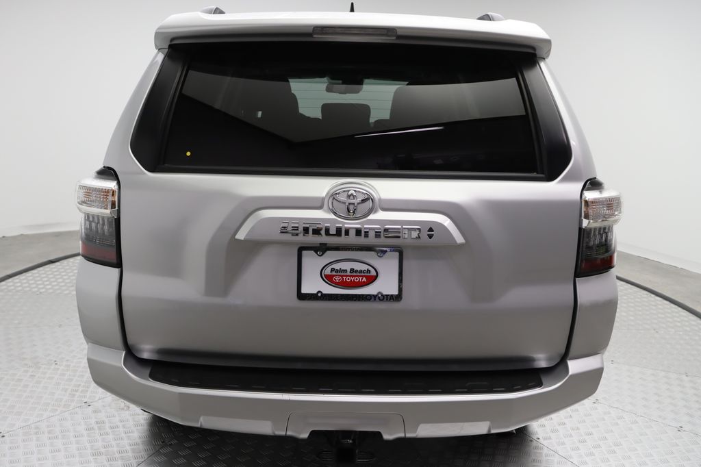 2020 Toyota 4Runner SR5 10