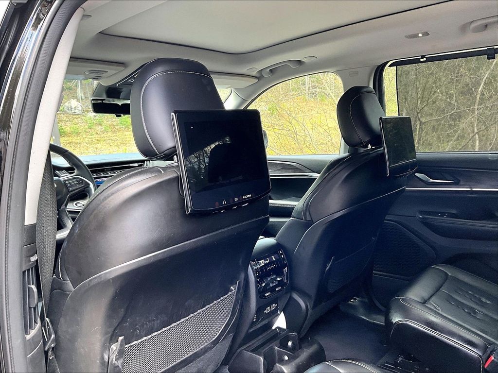 2023 Jeep Grand Cherokee L — photo 23