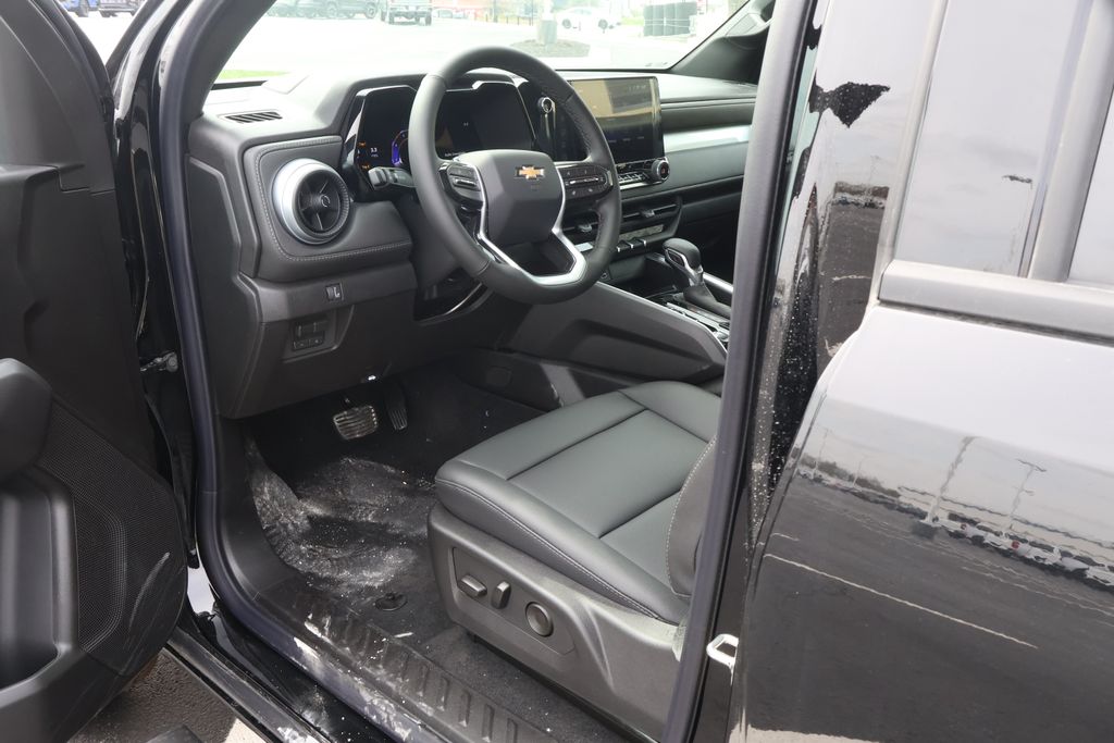 Thumbnail: 2026 Chevrolet Colorado - 14