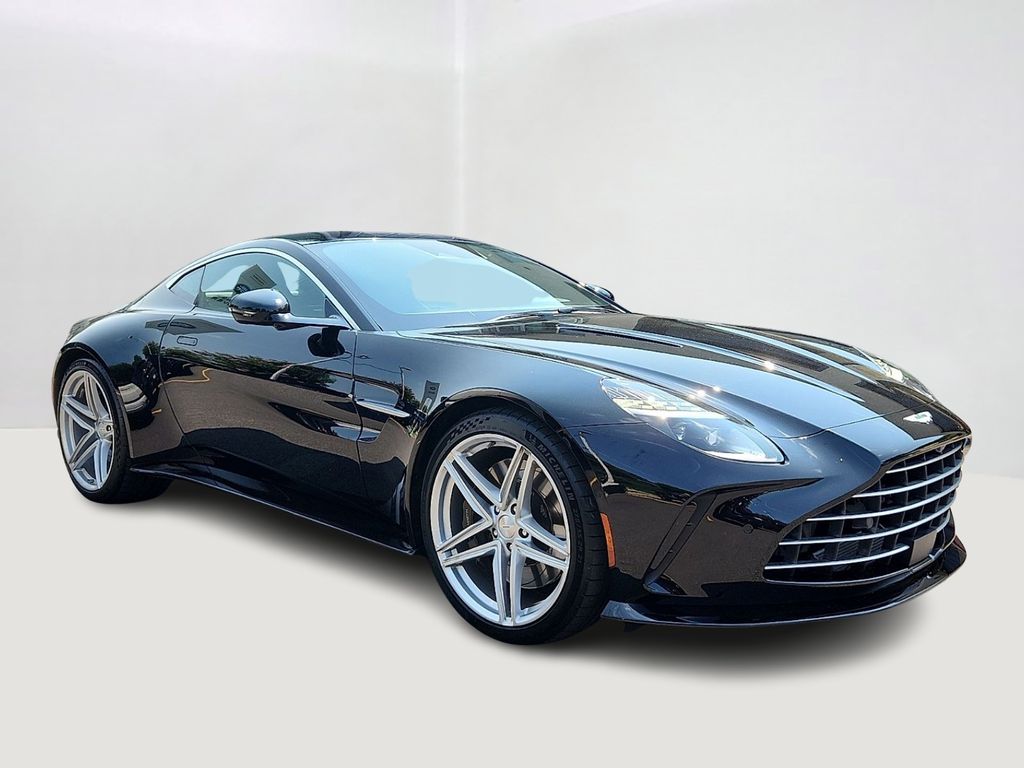 Thumbnail: 2025 Aston Martin Vantage - 3