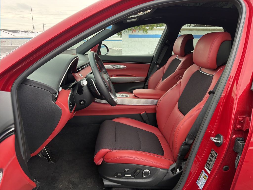 Thumbnail: 2025 Genesis GV70 - 18