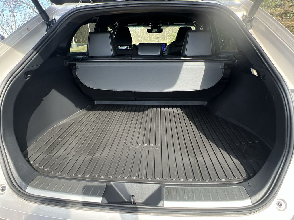 2024 Toyota Venza XLE 22