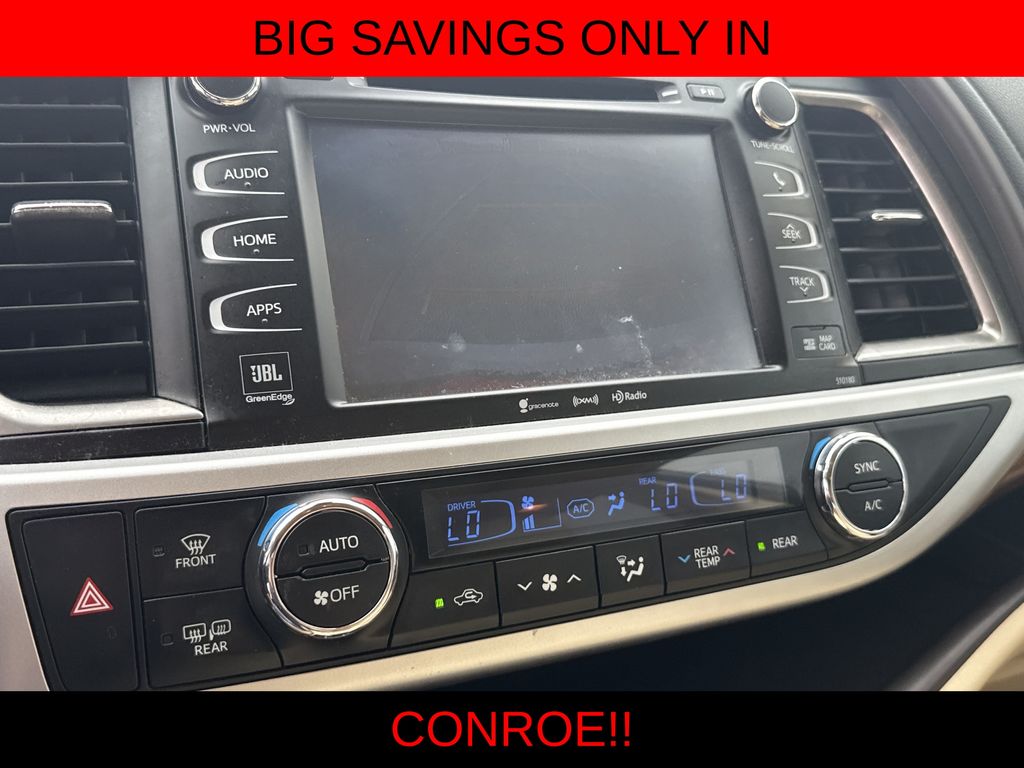2018 Toyota Highlander Limited White at Community Kia