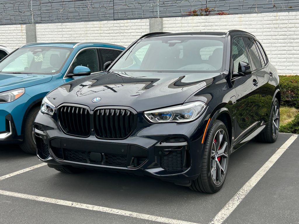 Thumbnail: 2023 BMW X5 - 2