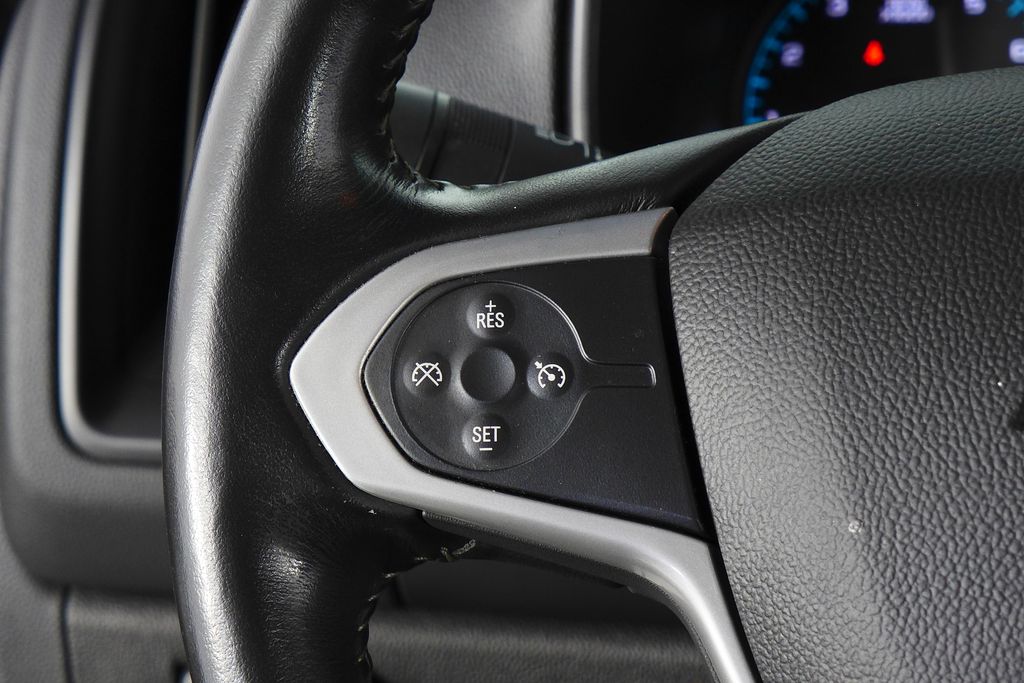 Thumbnail: 2022 Chevrolet Colorado - 29